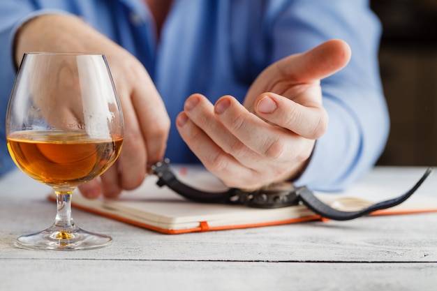 Jak przebiega leczenie uzależnień od alkoholu na Śląsku?