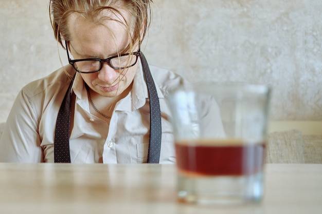 Jak wybrać odpowiedni ośrodek leczenia alkoholizmu na Śląsku?