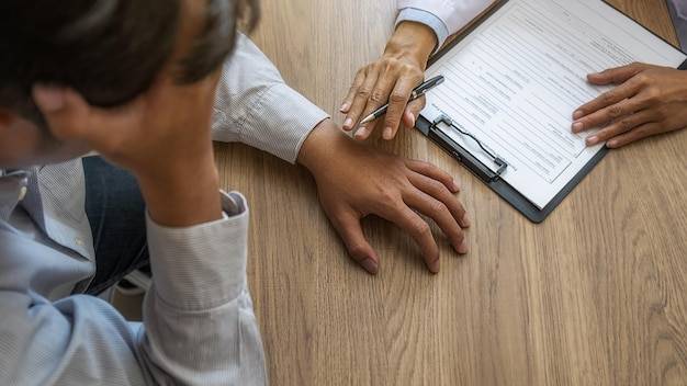 Jak dostać zwolnienie lekarskie od psychiatry w przypadku obniżonego samopoczucia?